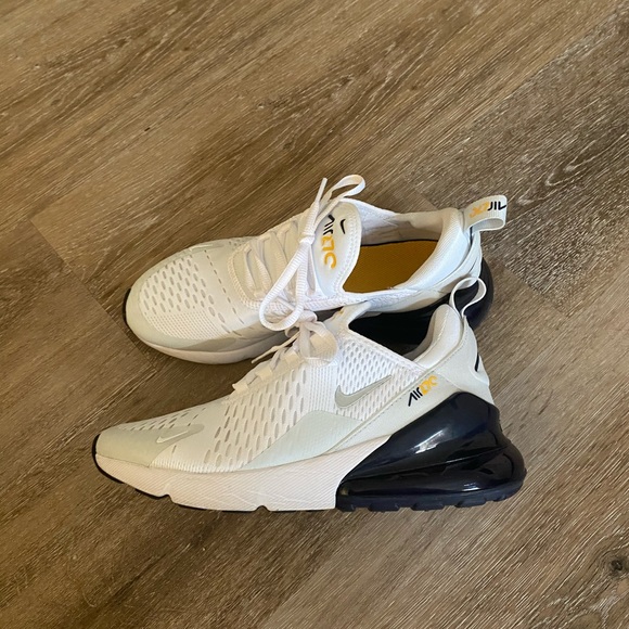 Nike Shoes - NIKE AIR MAX 270 !!!